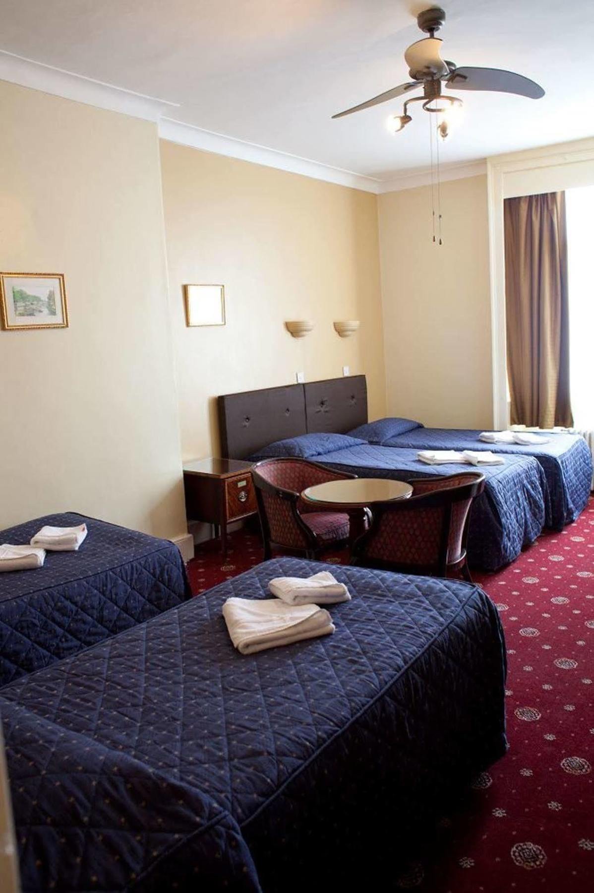 โรส คอร์ท โฮเต็ล Hotel ลอนดอน ภายนอก รูปภาพ