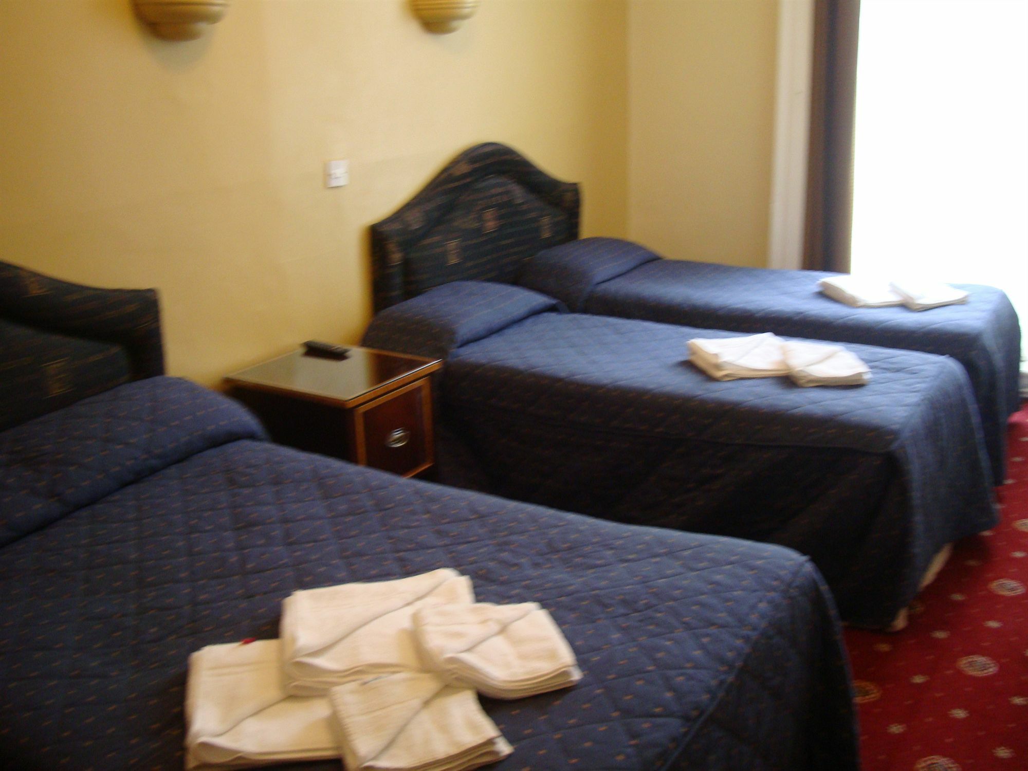โรส คอร์ท โฮเต็ล Hotel ลอนดอน ภายนอก รูปภาพ